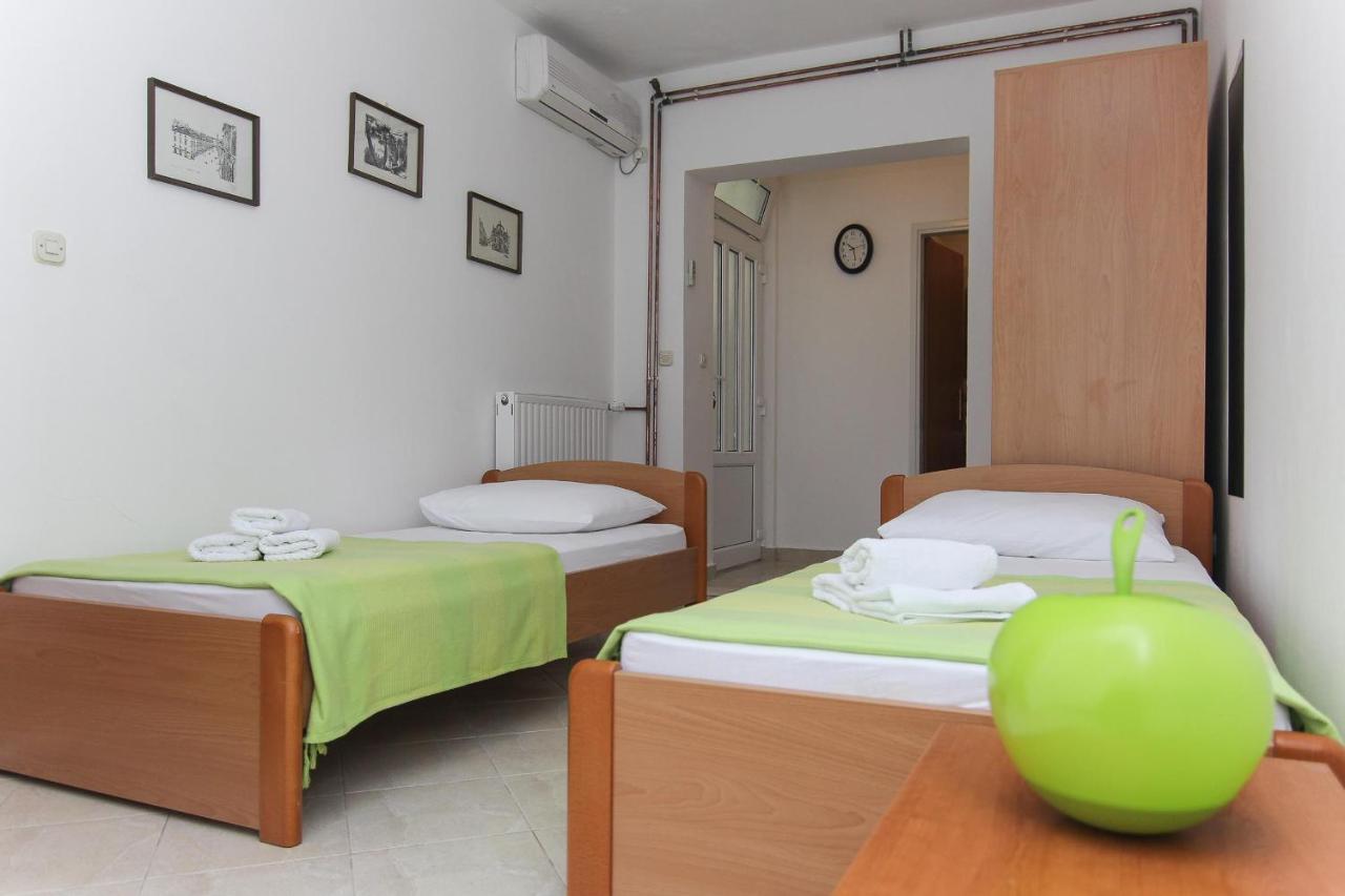 Apartments Villa Alex Podaca Esterno foto
